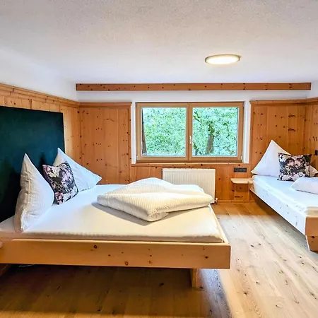 Spacious Holiday In Distelberg With Sauna *